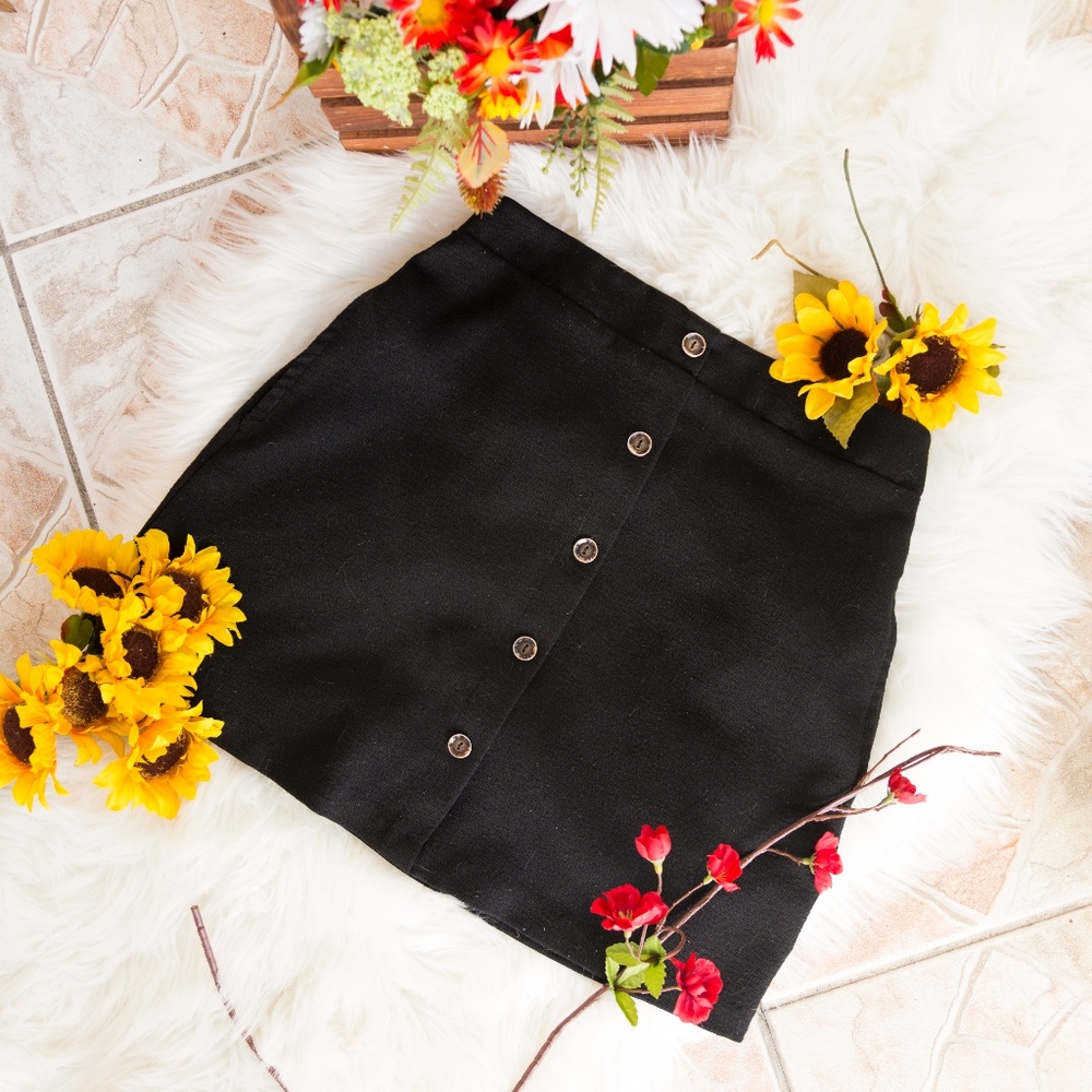 🔥Black Button Down Skirt🔥